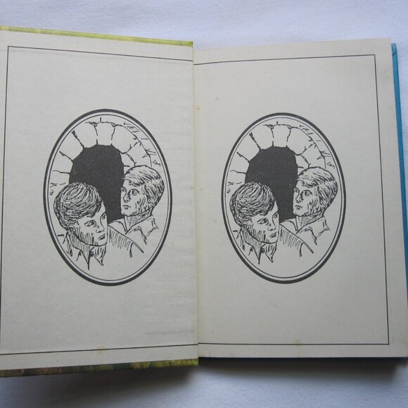 1970 The Hardy Boys 'Blue Back' H/C Book: #23 The Melted Coins - Picture 4 of 6